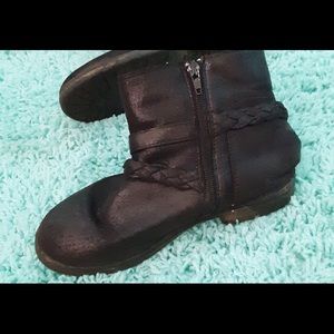 Girls boots black